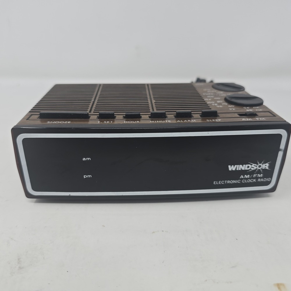 Windsor AM/FM Electronic Clock Radio